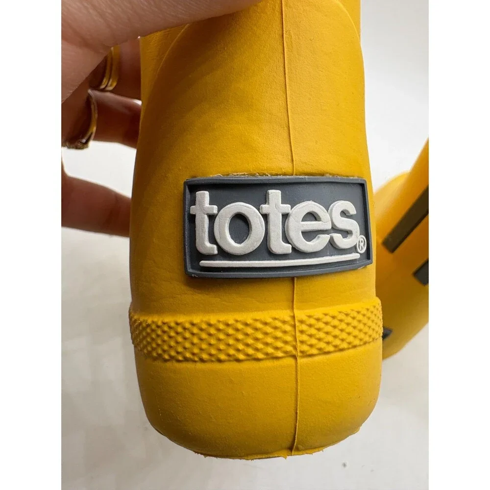 totes everywear yellow